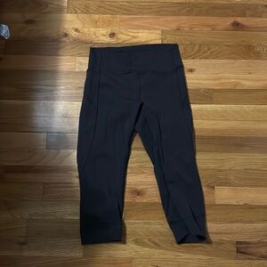 Black Lululemon crop leggings
